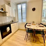 Confortable En Plein Centre Historique *